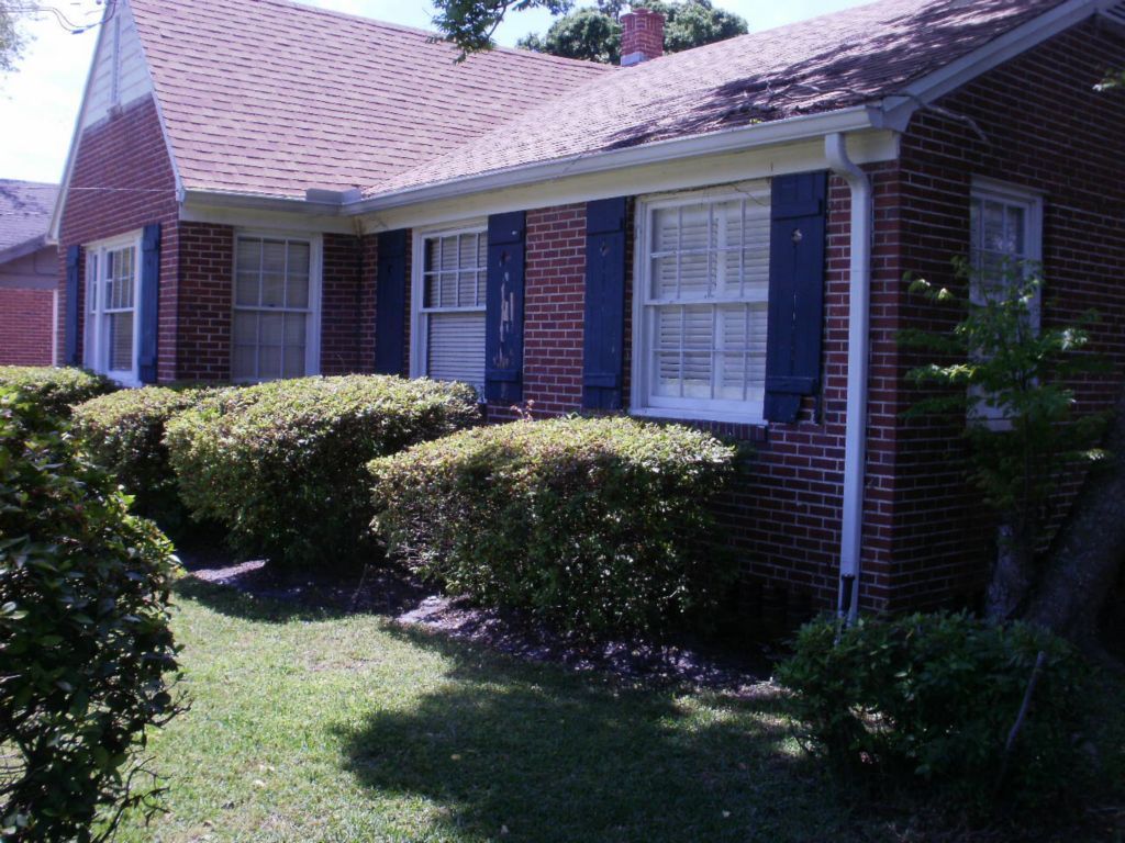 Bungalow San Marco exterior paint job