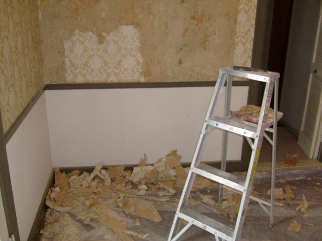 Dining room wallpaper remove